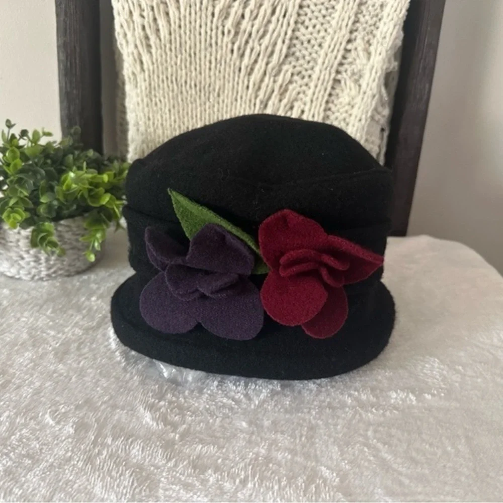 Vintage Parkhurst Wool  Gardenia Cloche Hat